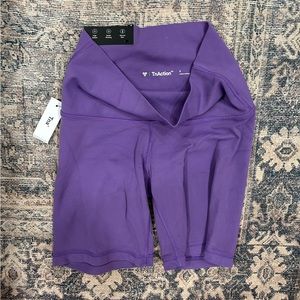 TNAButter bike shorts